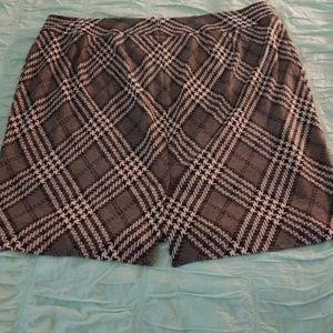 Lane Bryant Skirts - LANE BRYANT GREY/BLACK/WHITE HOUNDSTOOTH SKIRT Lane Bryant Skirts - LANE BRYANT GREY/BLACK/WHITE HOUNDSTOOTH SKIRT